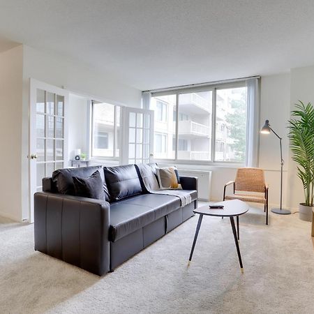 Awesome 1 Bedroom Apt + Den At Crystal City With Gym Arlington Kültér fotó