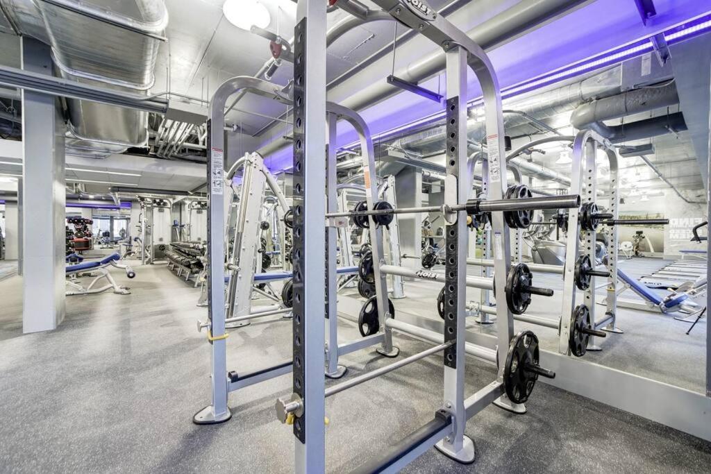 Awesome 1 Bedroom Apt + Den At Crystal City With Gym Arlington Kültér fotó