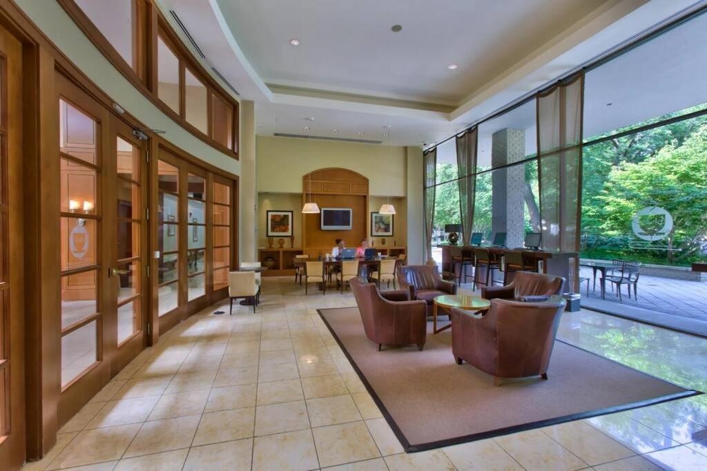 Awesome 1 Bedroom Apt + Den At Crystal City With Gym Arlington Kültér fotó