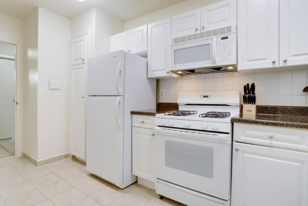 Awesome 1 Bedroom Apt + Den At Crystal City With Gym Arlington Kültér fotó