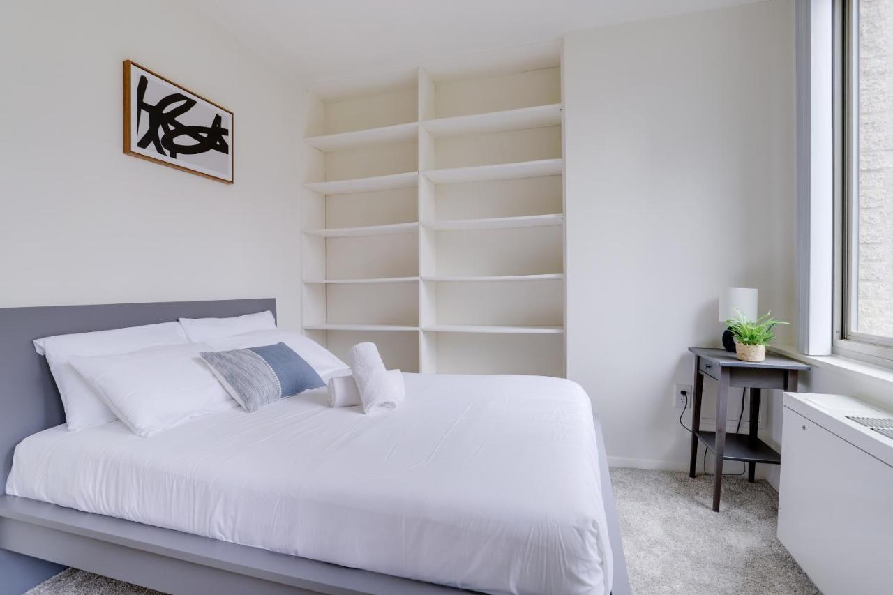 Awesome 1 Bedroom Apt + Den At Crystal City With Gym Arlington Kültér fotó