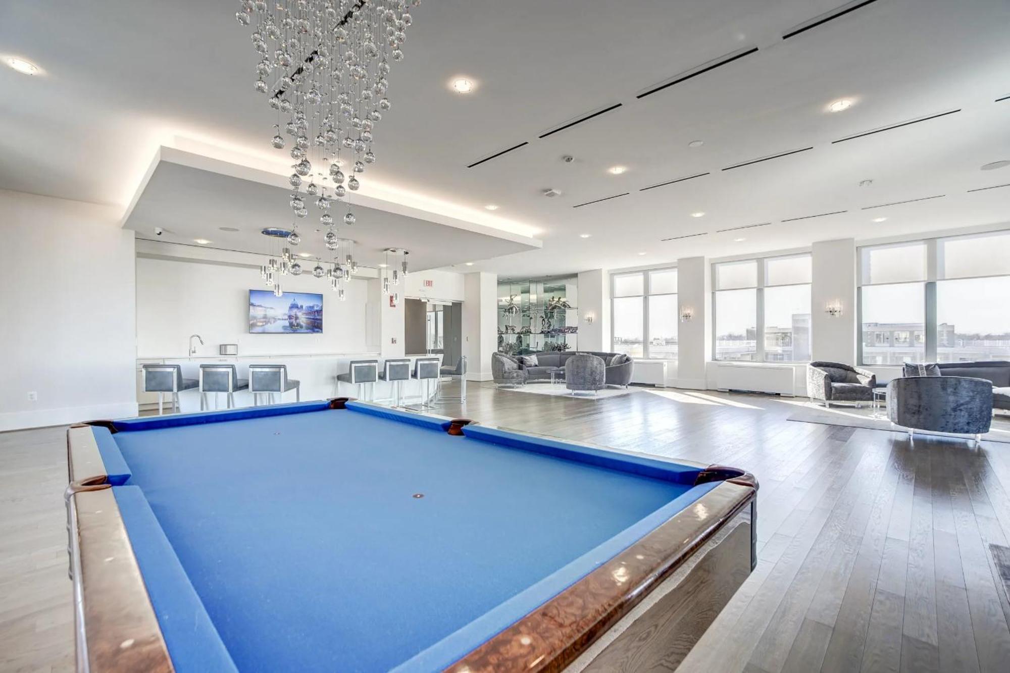 Awesome 1 Bedroom Apt + Den At Crystal City With Gym Arlington Kültér fotó