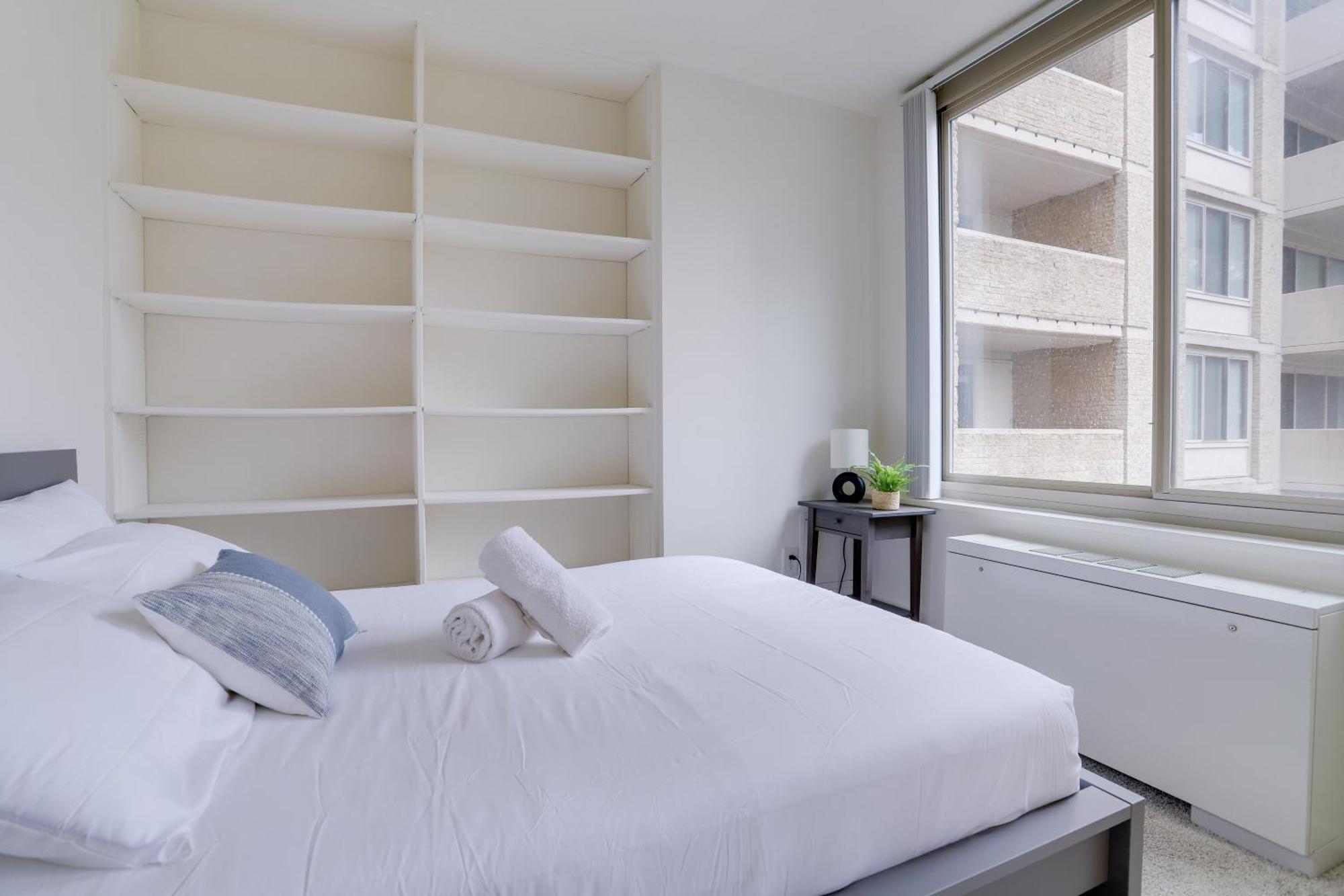 Awesome 1 Bedroom Apt + Den At Crystal City With Gym Arlington Kültér fotó